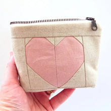 Load image into Gallery viewer, Heart Zipper Bag