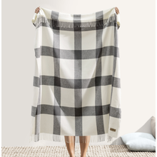 Load image into Gallery viewer, Wellington Plaid Throw