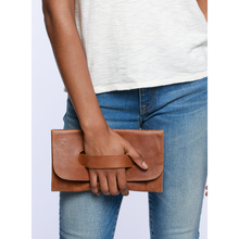 Load image into Gallery viewer, Mare Clutch