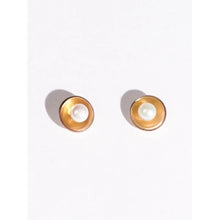 Load image into Gallery viewer, Emma Pearl Dish Studs
