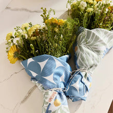 Load image into Gallery viewer, Microfiber Towels
