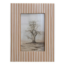 Load image into Gallery viewer, Caramel Resin Stripe Frame
