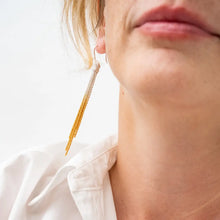Load image into Gallery viewer, Ivy Mixed Metal Tassel Earrings
