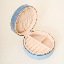 Load image into Gallery viewer, Round Velvet Jewelry Case
