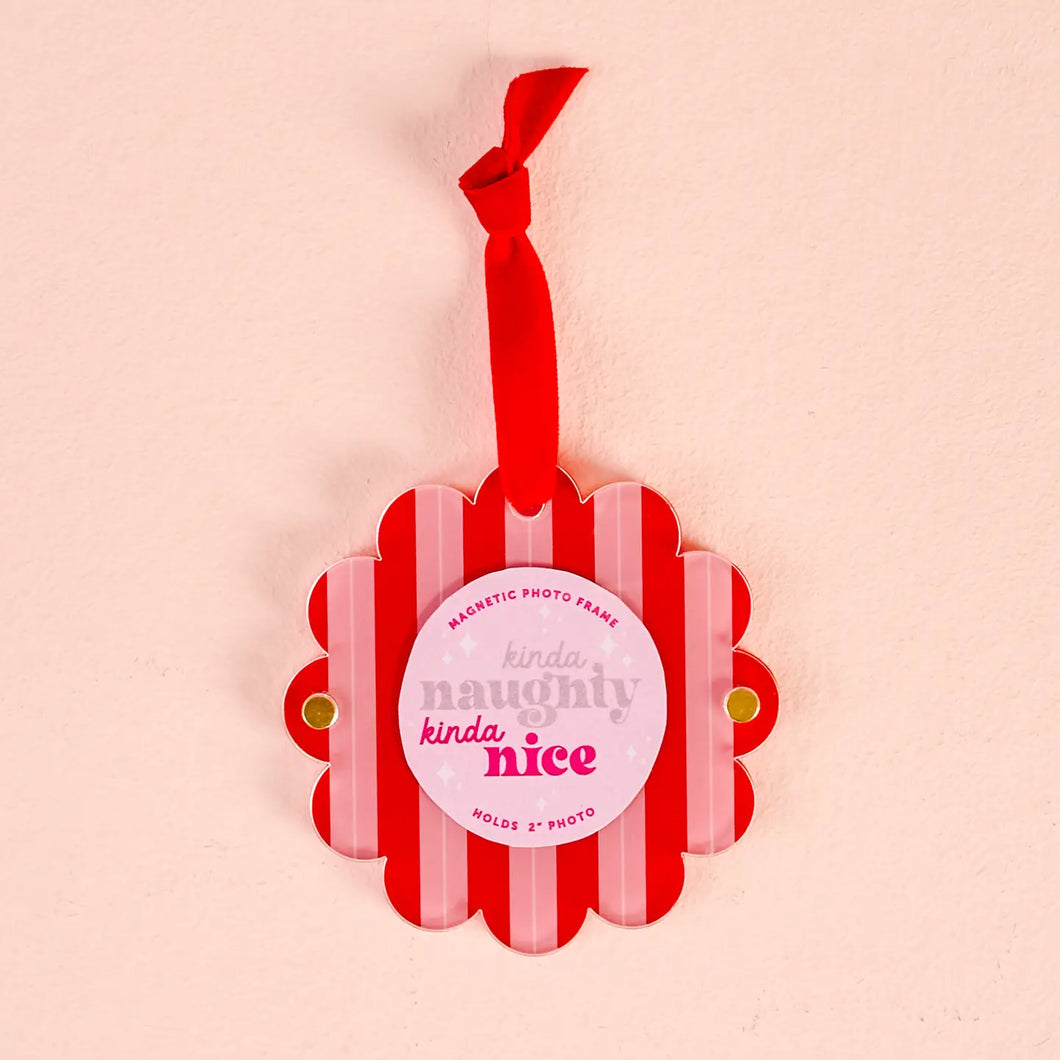 Scallop Picture Frame Ornament