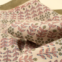 Load image into Gallery viewer, Floria Table Linens
